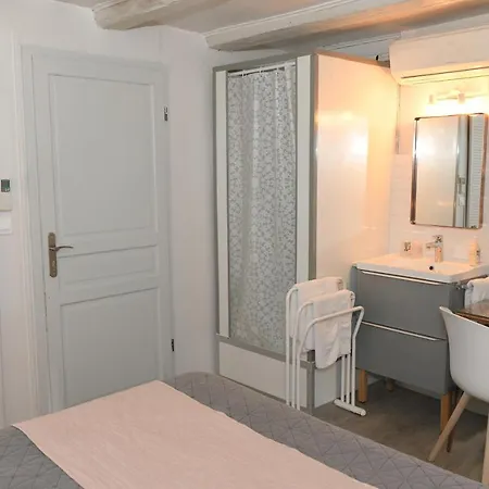 לינה וארוחת בוקר D'hotes Chez Caroline 3*