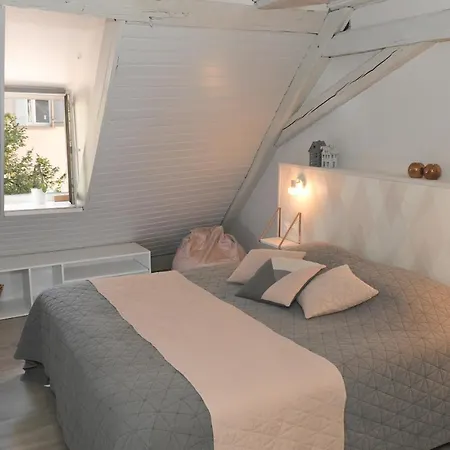 D'hotes Chez Caroline Bed & Breakfast 3*